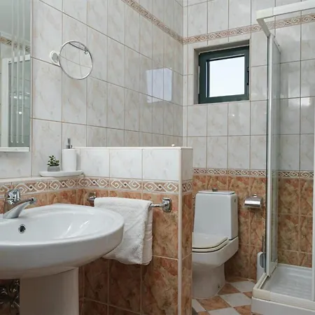 Lovely In Apartment *