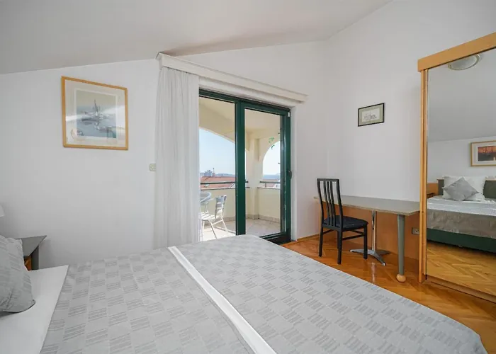 Lovely Apartment In Vodice Apartament