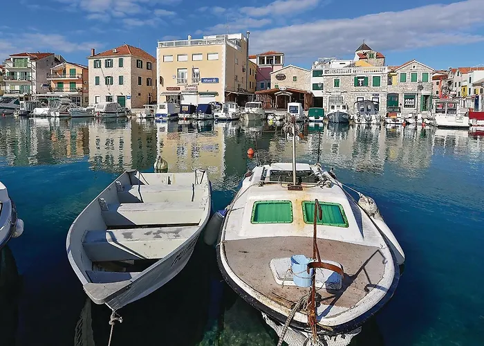 Lovely Apartment In Vodice Apartament